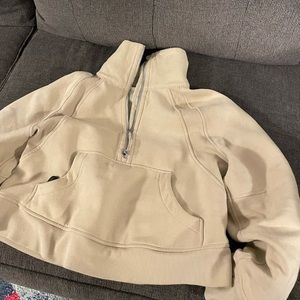 Lululemon scuba half zip in trench xs/s.
